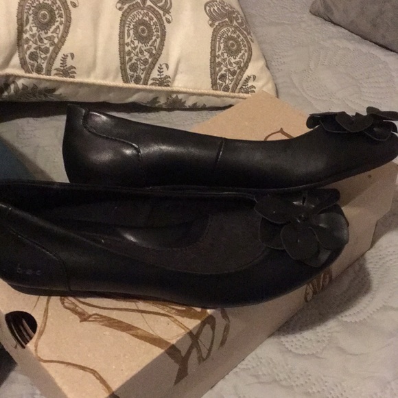 Brand new never worn Born flats - Picture 3 of 6